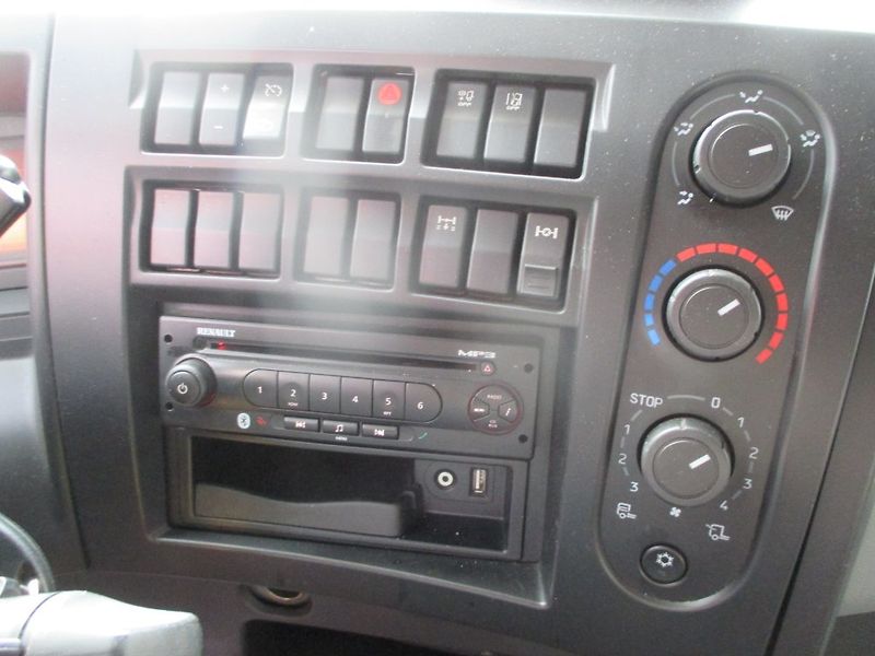 Renault D18 320 ThermoKing - fotka 28 z 31