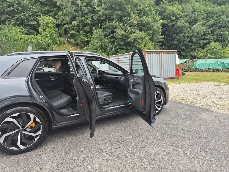 Audi e-tron 55 QUATTRO 300kw 21ALU - fotka 17 z 48