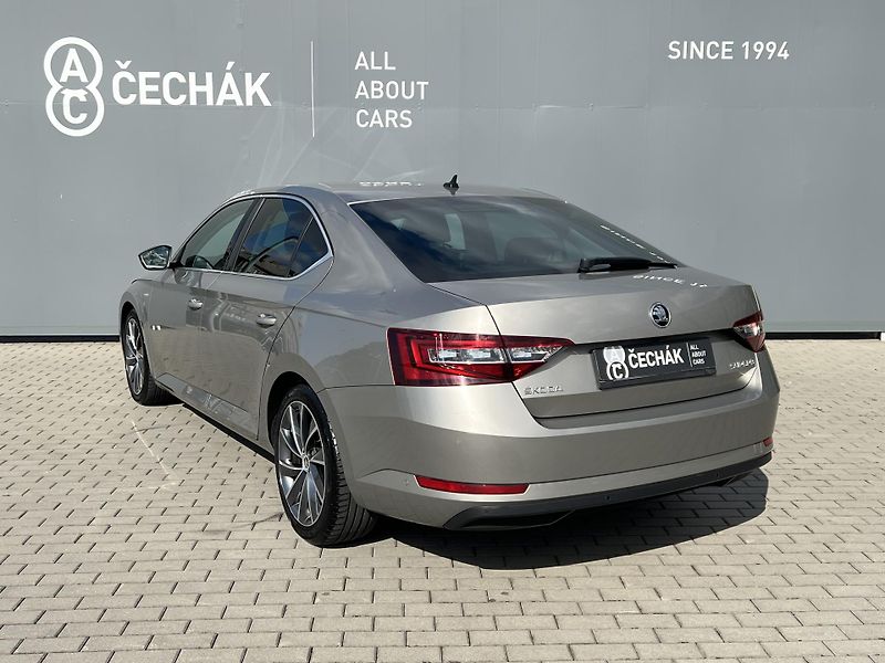 Škoda Superb (2017) 2,0TDi140kW Laurin&Klement DSG - fotka 7 z 42