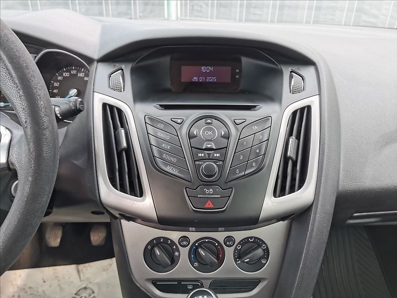 Ford Focus 1.6 Ti-VCT Trend - fotka 8 z 12