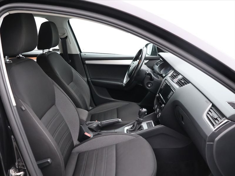 Škoda Octavia 1,5 TSI 110kW Ambition DSG CZ - fotka 11 z 28