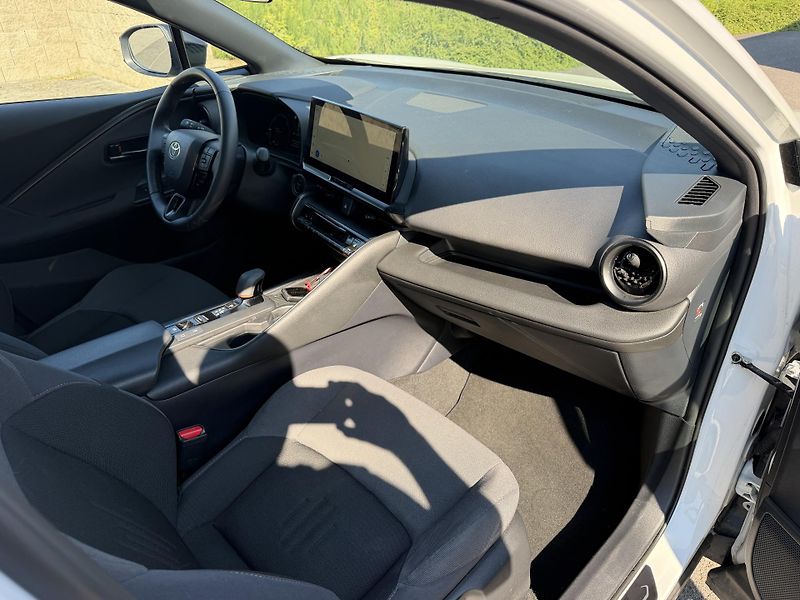 Toyota C-HR 1,8i hybrid automat navigace - fotka 16 z 21