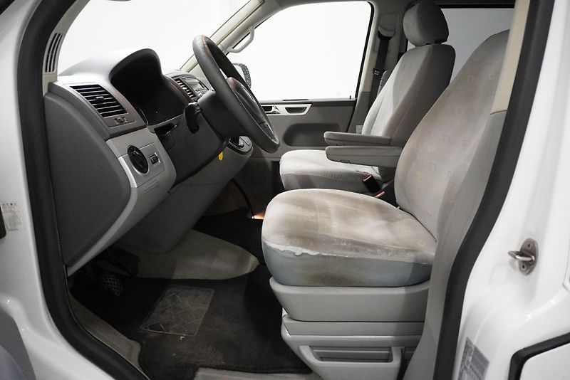 Volkswagen Transporter 2.0TDi CALIFORNIA kuchyň/spaní - fotka 9 z 37