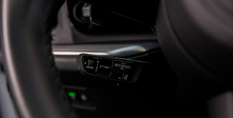 Porsche Cayenne E-Hybrid 360 Pano HD-Matrix Ve - fotka 13 z 14