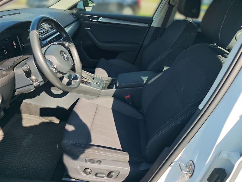 Škoda Superb 2,0 TDI 147 Style DSG - fotka 6 z 11