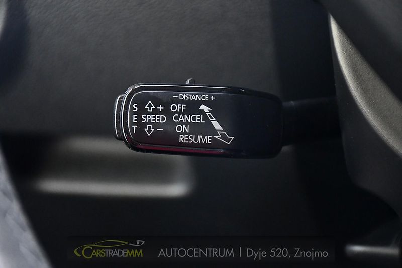 Škoda Octavia 1,6 TDI DSG STYLE & DYNAMIC - fotka 30 z 53