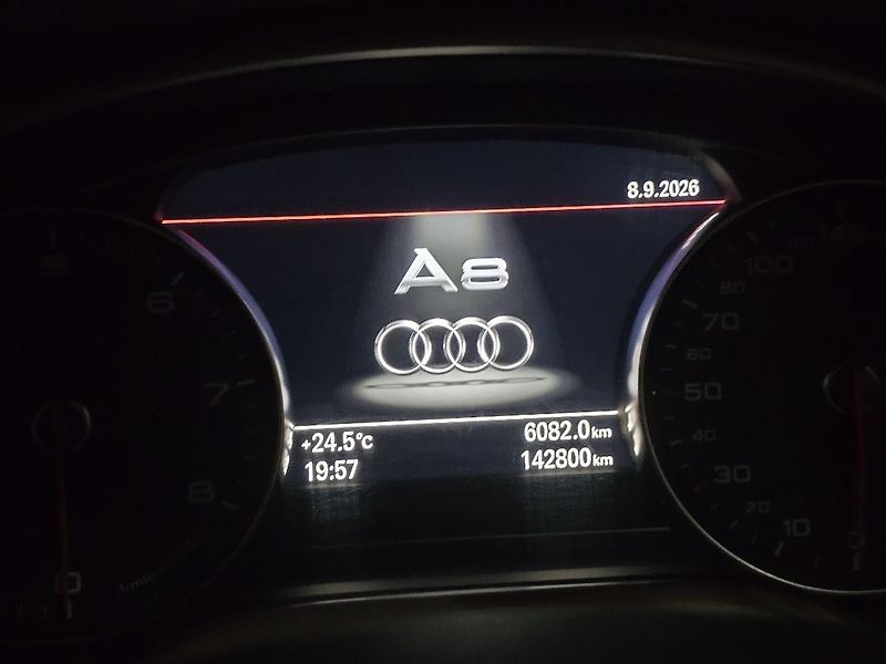 Audi A8 (2011) - fotka 15 z 15
