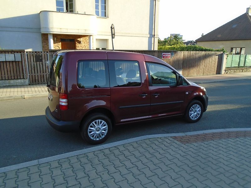 Volkswagen Caddy (2013) 1.6 TDI, 5.Míst ,Klima - fotka 6 z 22