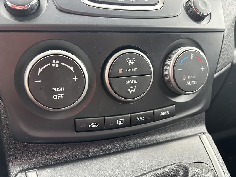 Mazda 5 2.0 Center-Line - fotka 26 z 28