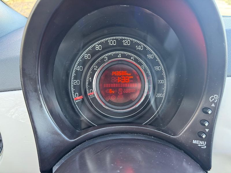 Fiat 500 (2014) 1.4 AUTOMAT.SERVISNÍ KNIHA - fotka 24 z 27
