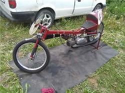 Závody Socialistik Dragster.