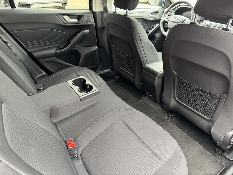 Ford Focus (2018) 2.0TDCi Titanium LED Kamera - fotka 17 z 49