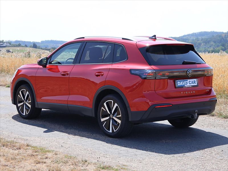 Volkswagen Tiguan 1,5 eTSI 110kW mHEV DSG CZ DPH - fotka 5 z 38