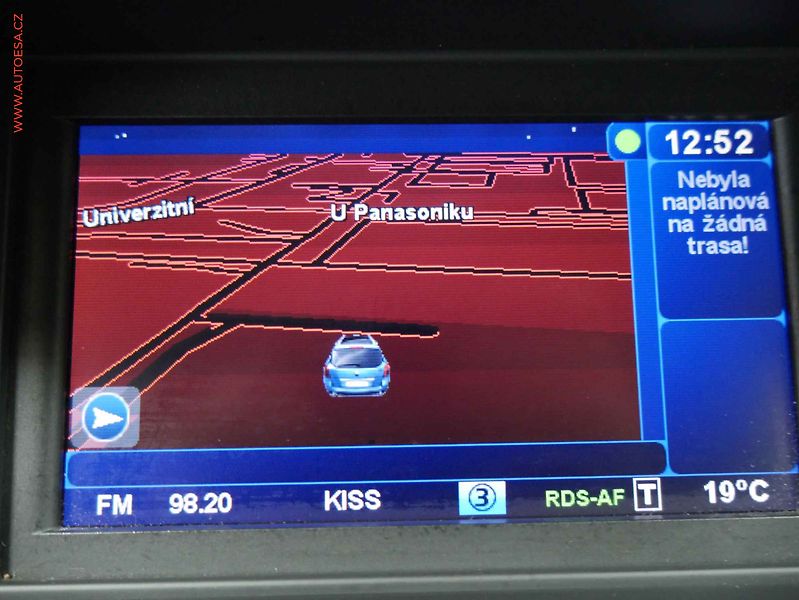Renault Laguna (2010) 1.5 dCi, Navi, AC - fotka 14 z 19