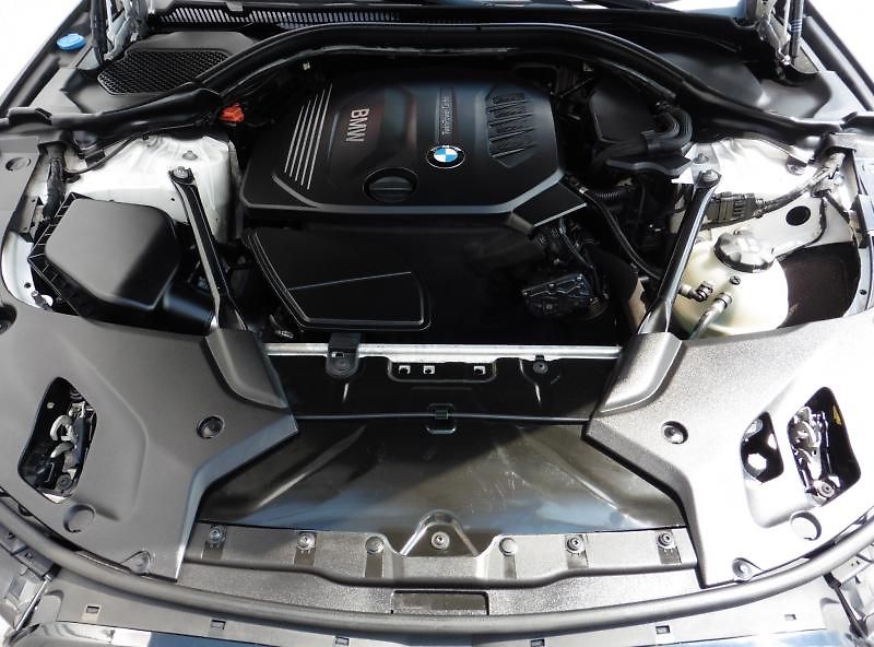 BMW Řada 5 520d xDrive M-Paket Navi - fotka 14 z 14