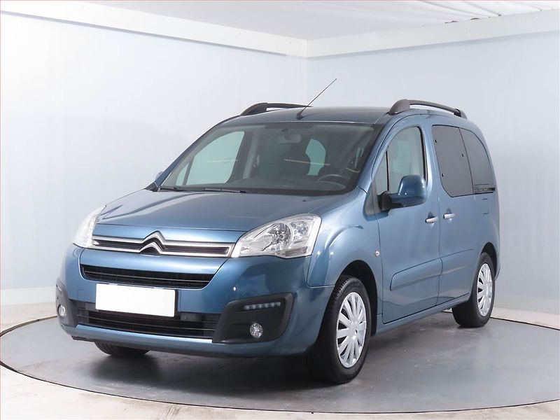 Dacia Logan (2019) 0.9 TCe, ČR,1.maj, Serv.kniha - fotka 2 z 15
