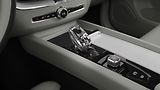 Volvo XC60 (2026) Plus Dark T6 335k,360kam, napp - náhled 11