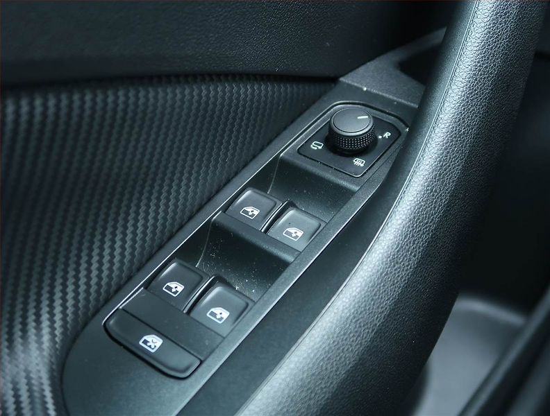 Škoda Octavia (2018) Ambition 1.4 TSI, Serv.kniha - fotka 16 z 18