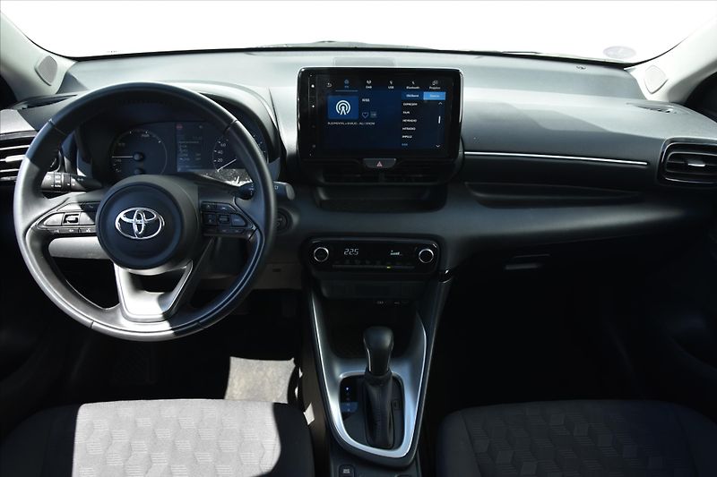 Toyota Yaris 1.5 HYBRID e-CVT A/T ACC - fotka 12 z 22