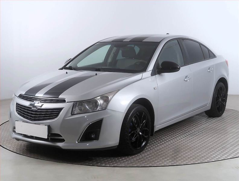 Chevrolet Cruze (2010) 2.0 VCDi, Tempomat - fotka 2 z 14