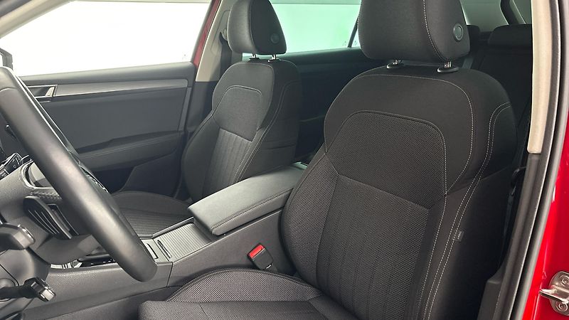 Škoda Superb 2.0 TDI DSG Style Combi - fotka 15 z 26