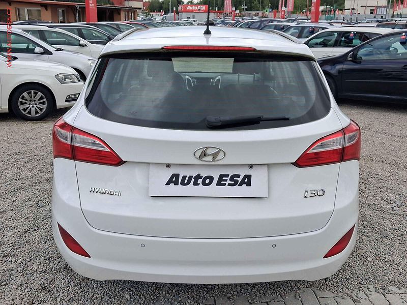 Hyundai i30 (2016) 1.6 CRDI, 2.maj,ČR, servis - fotka 5 z 19