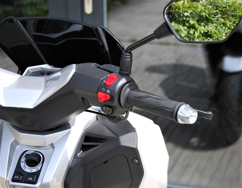 Motorro EasyMax 125i (2026) TUMOTO Easymax Plus 125i - fotka 16 z 25