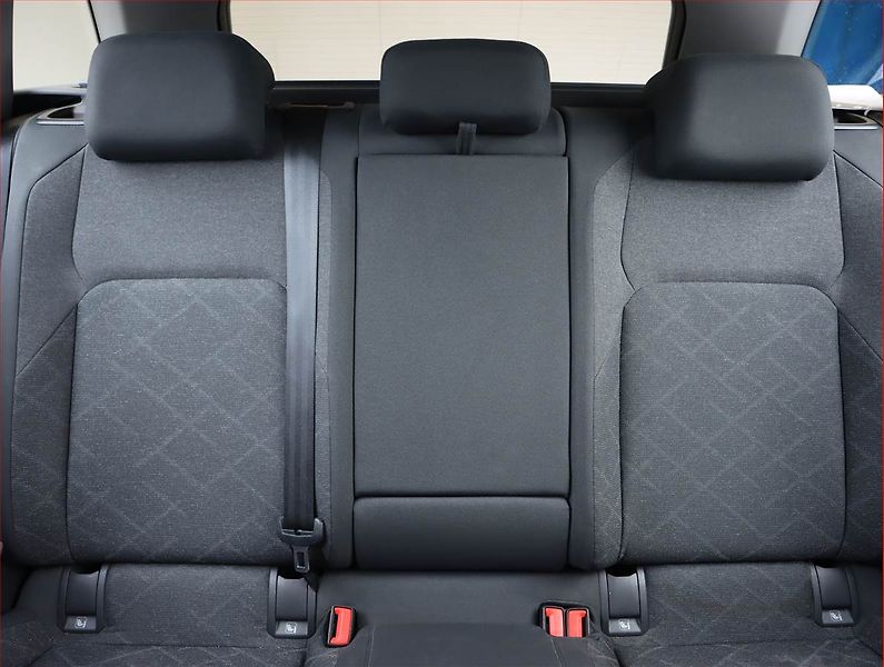 Volkswagen Golf (2021) Life 2.0 TDI, Serv.kniha, Navi - fotka 10 z 23