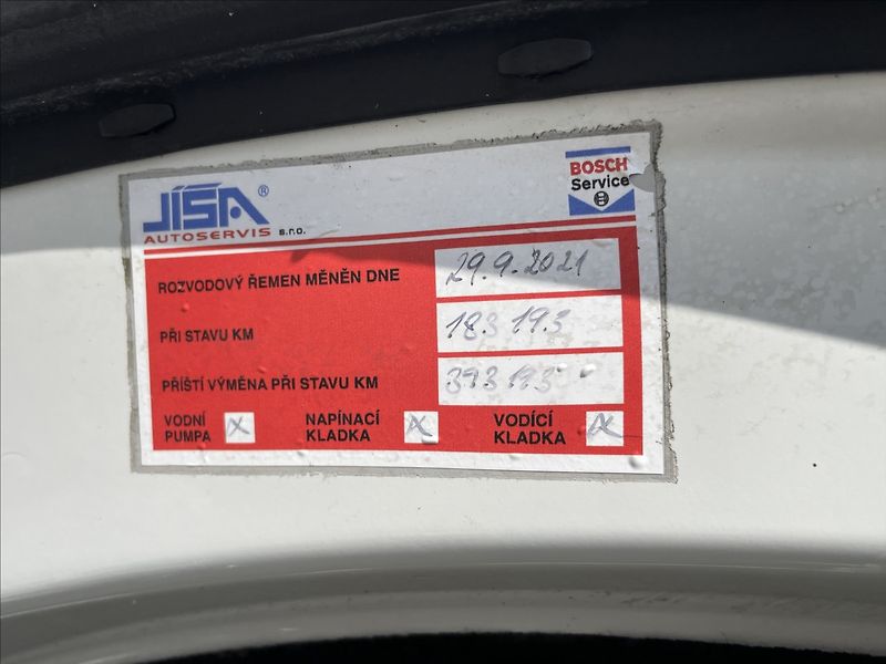 Škoda Octavia 2,0 TDi 135kw DSG 4x4 Klimatr. - fotka 23 z 34