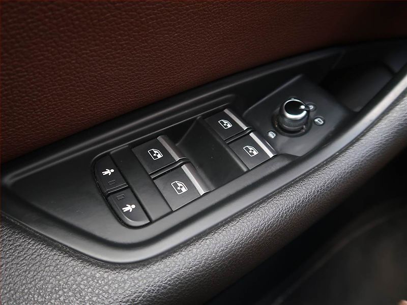 Audi A4 (2016) 2.0 TDI, Automat, Kůže, Navi - fotka 18 z 24