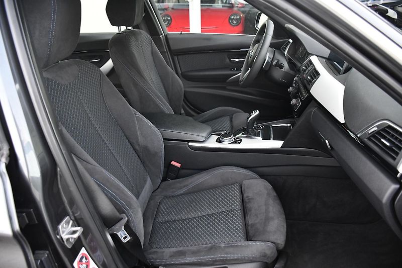 BMW Řada 3 330d xDrive MPaket SERV.KNÍŽKA - fotka 13 z 50