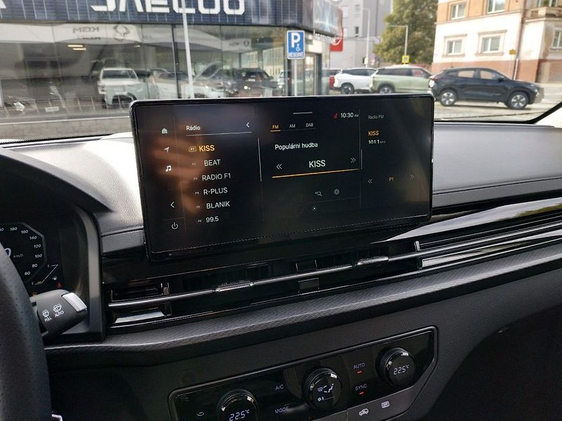 KGM Musso Grand 2.2XDI, STYLE+ 4WD, MT, SKLADE - fotka 21 z 26
