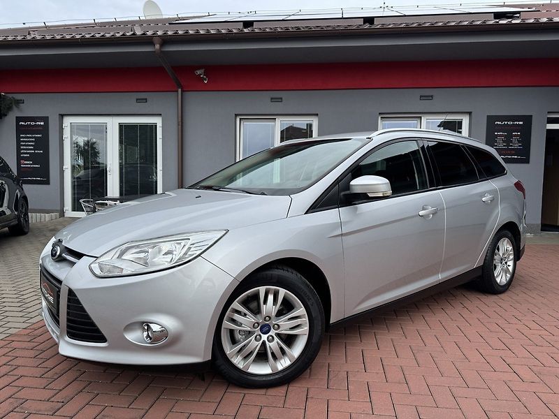 Ford Focus (2011) 1.6i Ti-VCT Klima Winter Paket - fotka 4 z 46