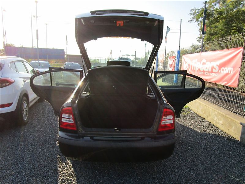 Škoda Octavia 1.6MPi 75kW Tour, klima, 2. ma - fotka 29 z 37