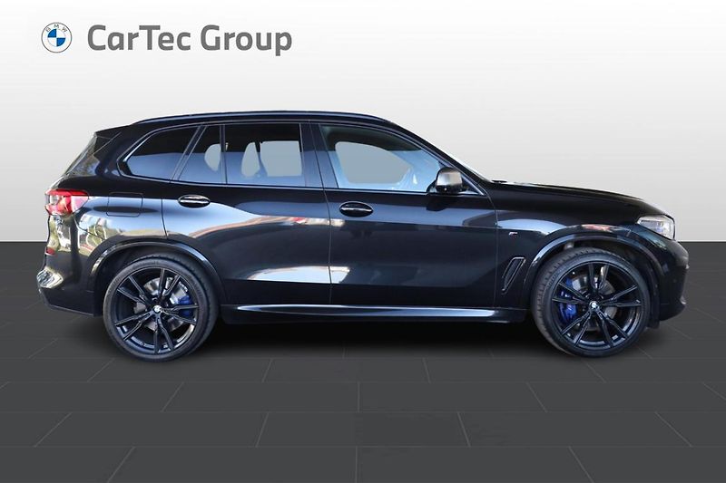 BMW X5 M50d - fotka 7 z 24
