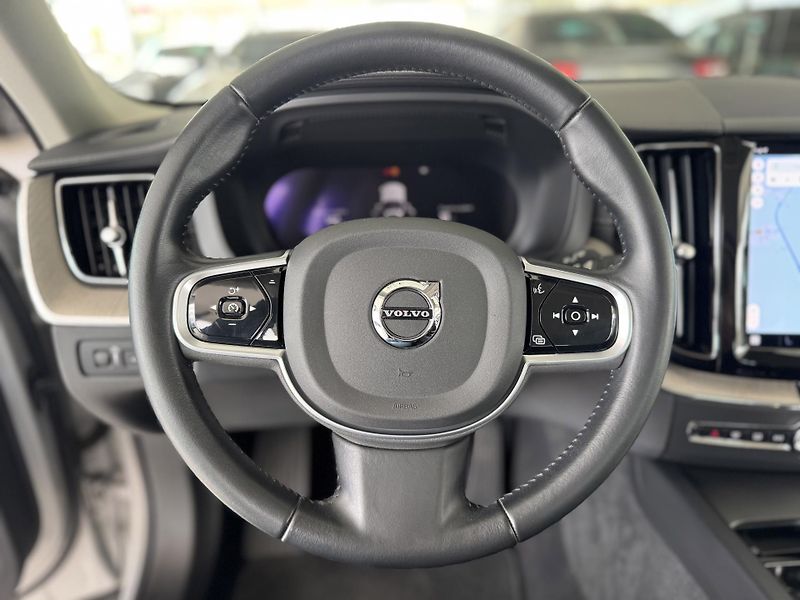 Volvo XC60 T6 AWD*Recharge*Odvětr.Sedadla - fotka 27 z 35