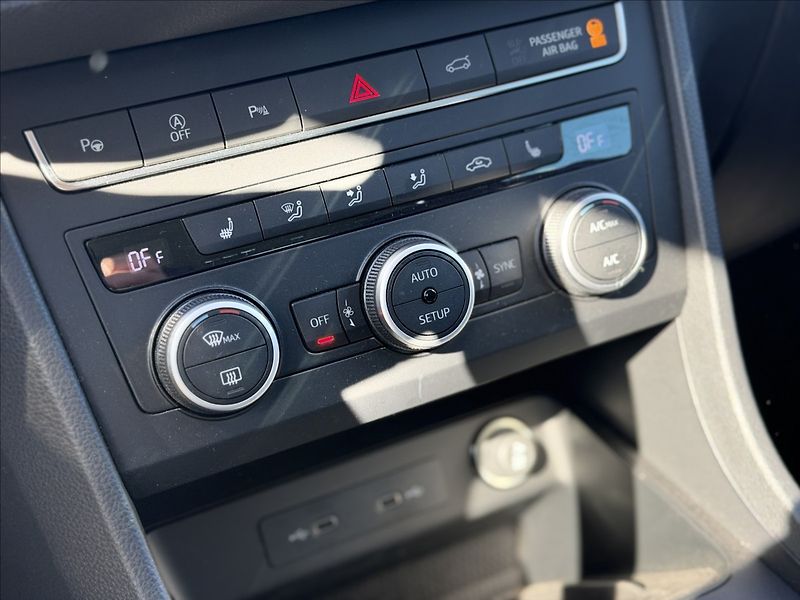 Seat Ateca TSI 81kW LED TAŽNÉ 30tKm - fotka 13 z 26