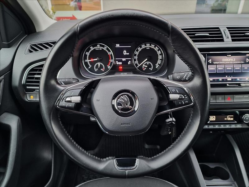 Škoda Fabia 1.0 TSI TOUR,ČR,1.Majitel - fotka 21 z 48