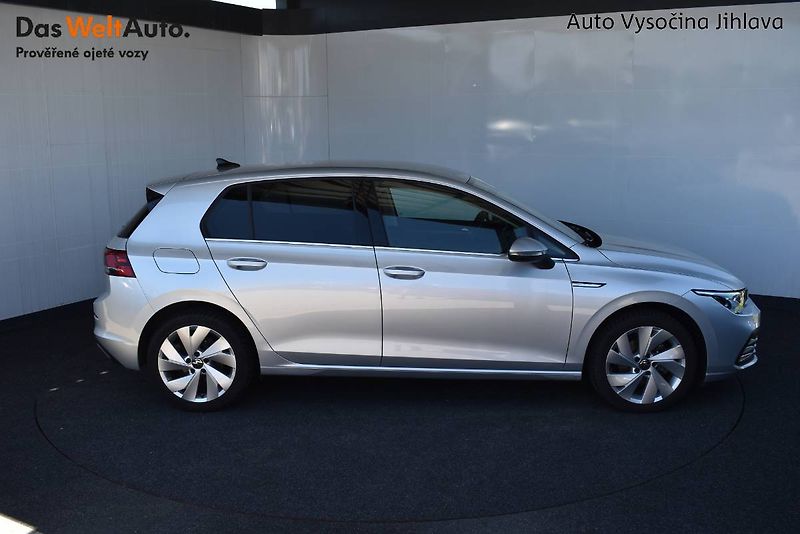 Volkswagen Golf (2021) 1.5TSI 96kW, LED - fotka 8 z 23
