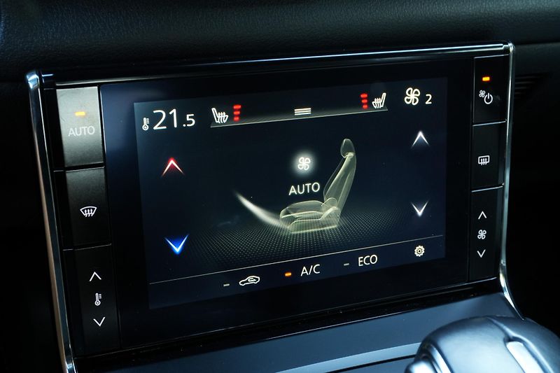 Mazda MX-30 e-Skyactiv, HUD, ACC, Kamera - fotka 22 z 35