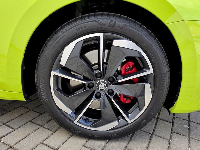 Škoda Octavia (2025) 2,0TSI 195KW DSG RS - fotka 31 z 34