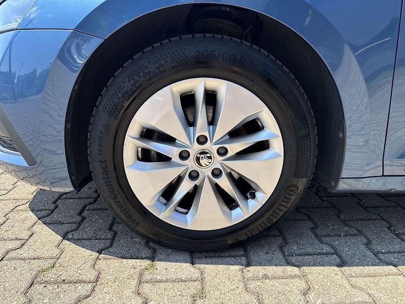 Škoda Octavia (2020) 2.0 TDI DSG Ambition - fotka 28 z 32