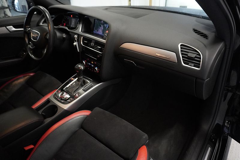 Audi A4 2.0 TFSI 162kW QUATTRO S-LINE - fotka 26 z 27