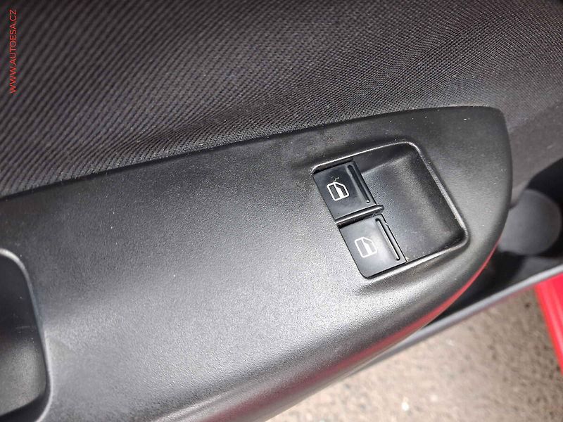 Škoda Octavia (2012) 1.4TSi, 1.maj,ČR, servis - fotka 15 z 15