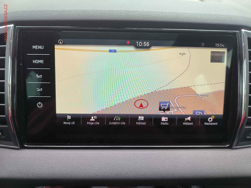 Škoda Karoq (2018) 1.5 TSi, Style, LED, panor - fotka 12 z 24