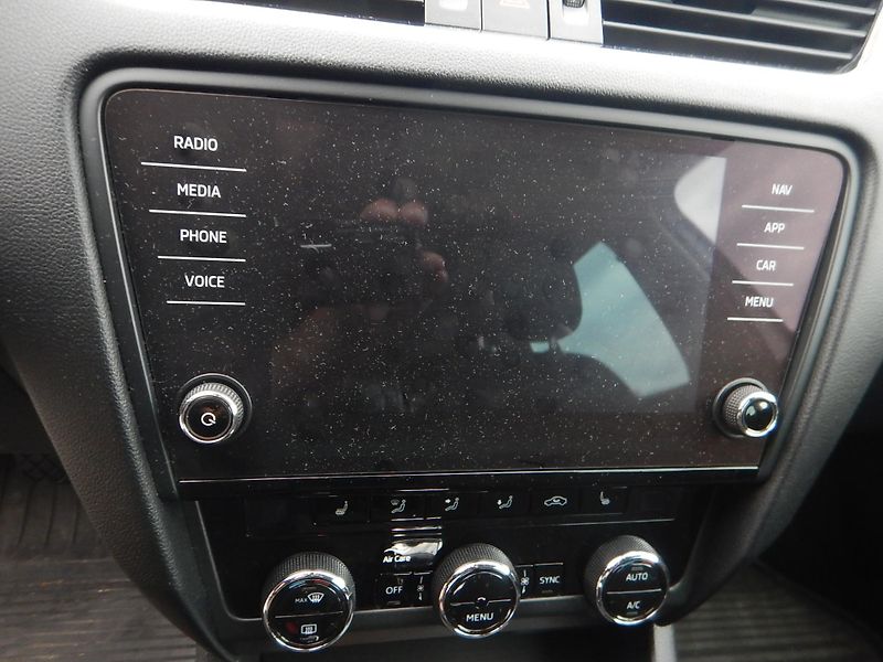 Škoda Octavia 2.0 TDI, DSG - fotka 23 z 28