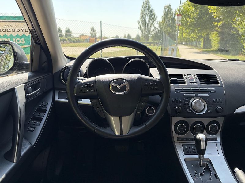 Mazda 3 2.0 Sports-Line AUTOMAT - fotka 24 z 33