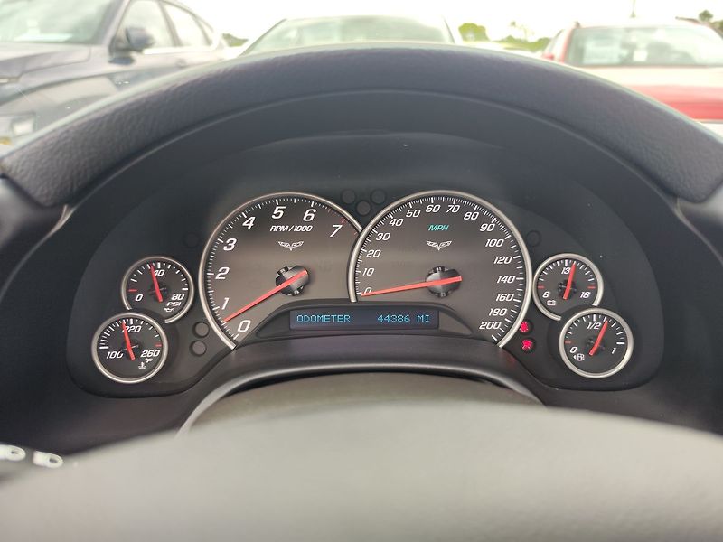 Chevrolet Corvette 6.2L/321kW V8 LS3 Cabrio - fotka 20 z 32