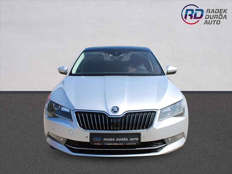 Škoda Superb 2,0 TDI  1.MAJ,A/T,4x4,STYLE - fotka 2 z 47