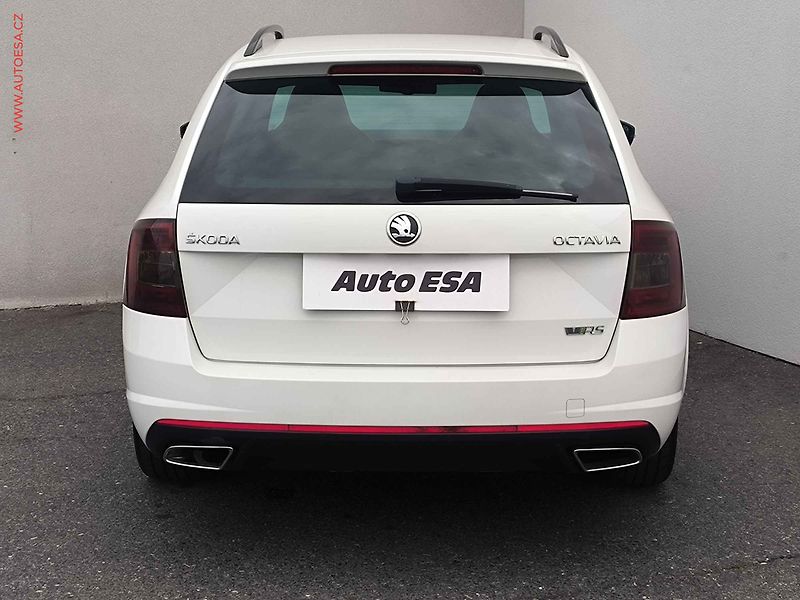 Škoda Octavia (2014) 2.0 TDi, ČR, RS, DSG, bixen - fotka 5 z 20